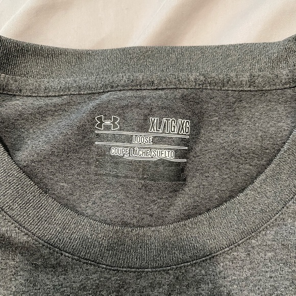 Under armor loose shirt - Picture 2 of 2